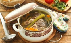 Из-за плохого качества современного мяса, ученые называют бульоны ядом